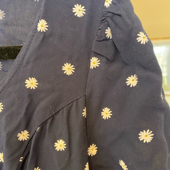 Old Navy Daisy Summer Dress - Picture 4 of 6